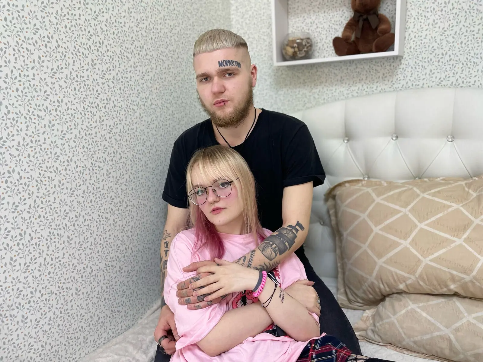 AlexAnnie livejasmin