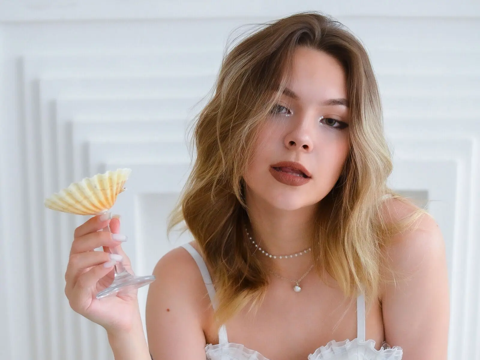CarolineBenson livejasmin