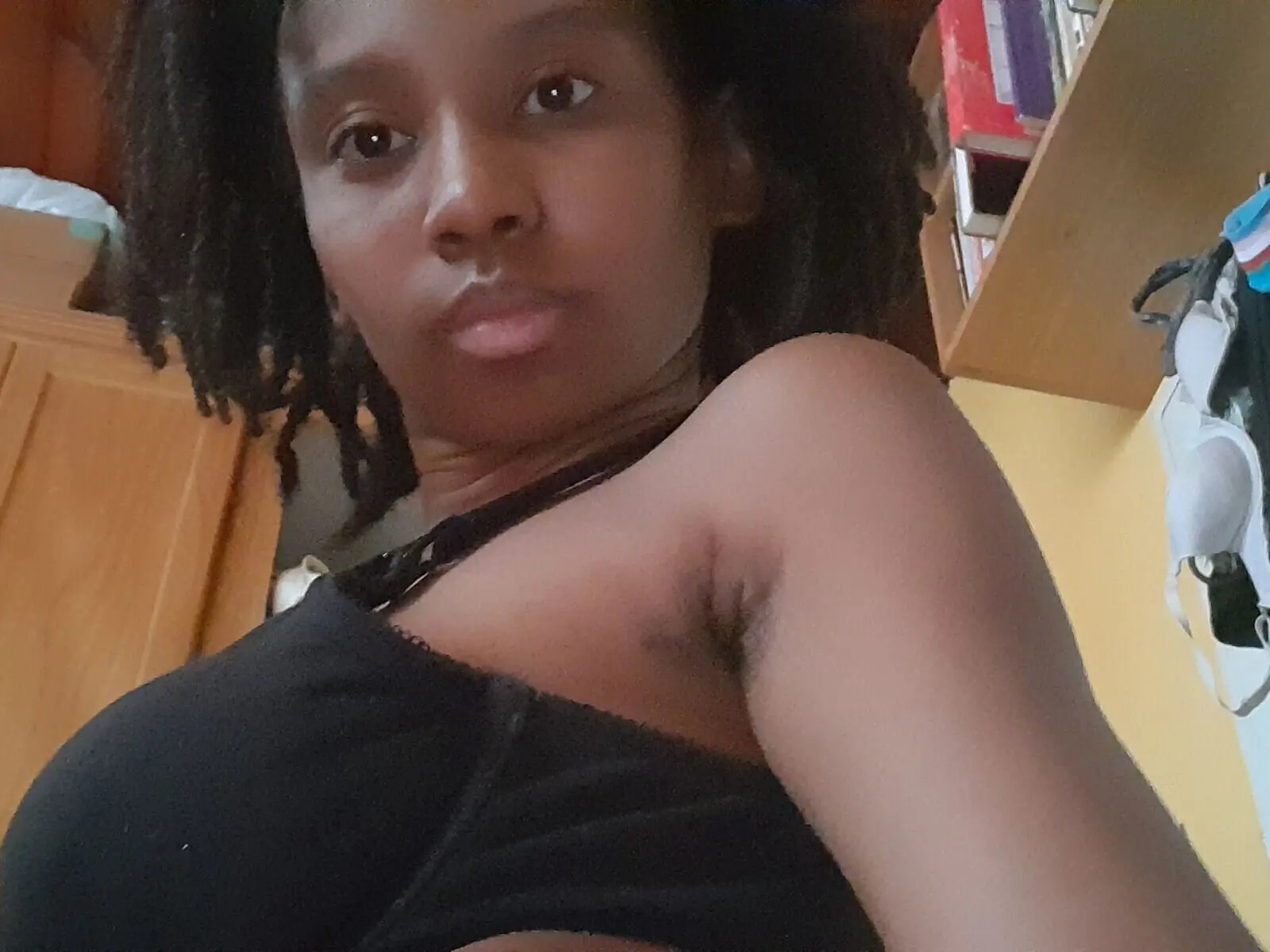 NaiyobiRae livejasmin