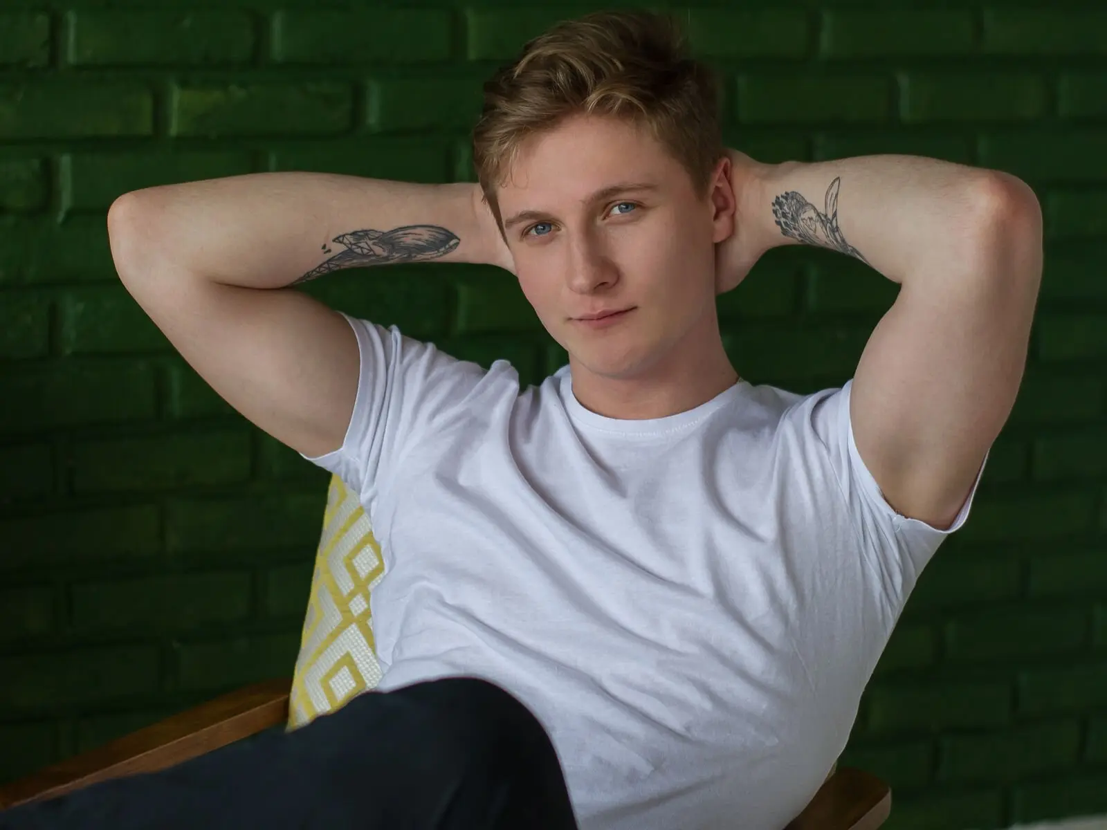RobertCuteBoy livejasmin