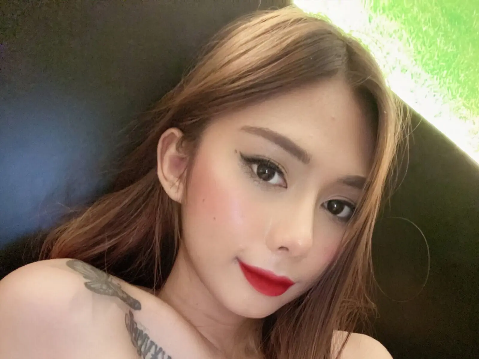 ShaniaGomez livejasmin